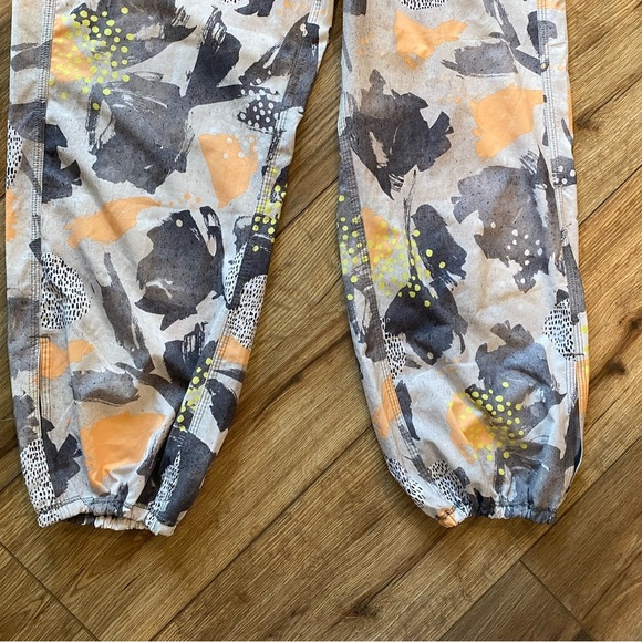 Lululemon Om Pant Mini Art Pop white Multi/ slate - Picture 2 of 10